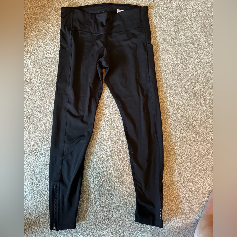 Athleta 7/8 run free tight with zippers at ankles